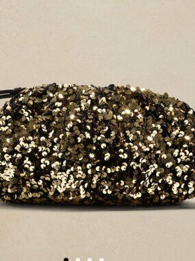 BANANA REPUBLIC SEQUIN CLUTCH NEW WITH TAGS $90